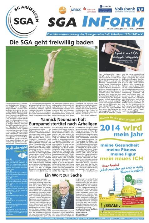 Zwei Beine einer Person ragen aus einem grünen Wasser, das Teil eines Schwimmbeckens ist.