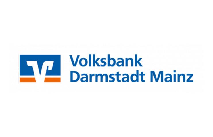 Logo der Volksbank Darmstadt Mainz mit blauem Schriftzug und farbigen grafischen Elementen.